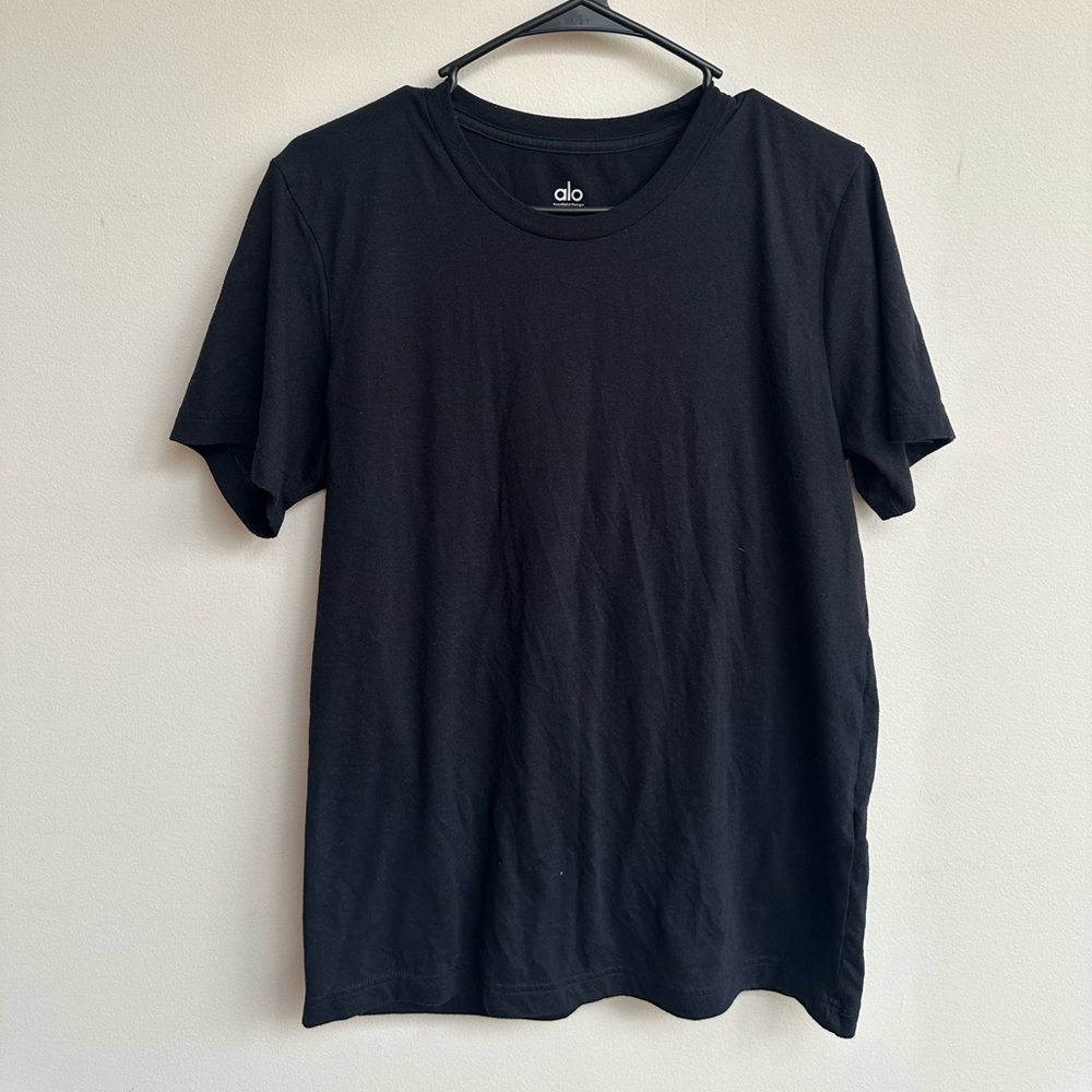 ALO Men's Black T-Shirt